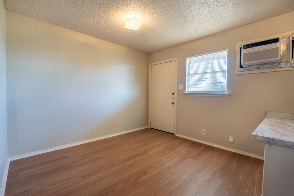 Lacy Lakeview 9MB-2