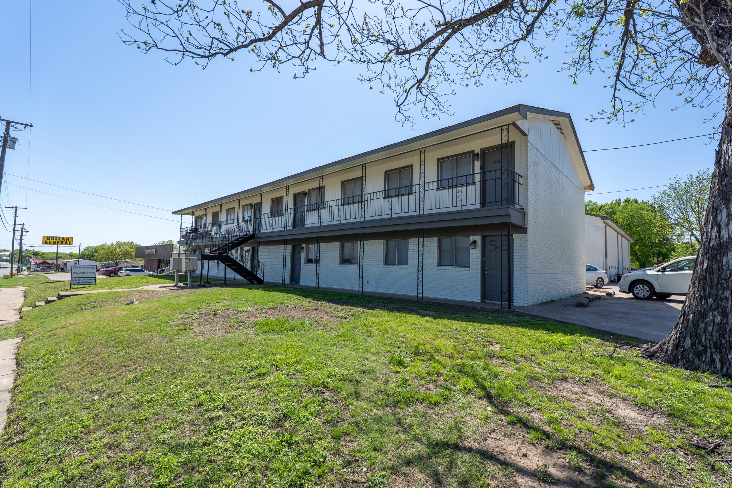 Tucker 9mb-10 exterior